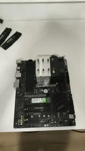 Placa mãe com defeito mas processador está funcionando "Não liga"