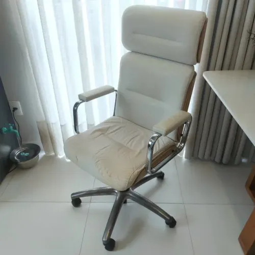 Cadeira Escritório Presidente Branca Tok Stok - Design Eames | Conforto e Estilo