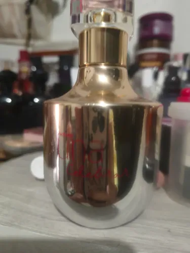 Vende-se perfumes