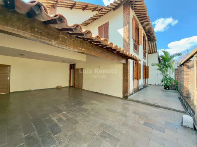Casa à venda no bairro Belvedere