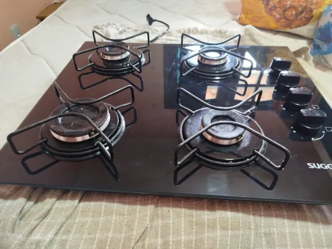 Cooktop a Gás Suggar 4 Bocas Vidro Temperado Preto - Em Ótimo Estado