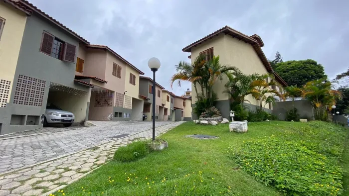 Sobrado com 3 dormitórios sendo 1 suíte à venda, 110 m² por R$ 385.000 - Itaquera - São Pa