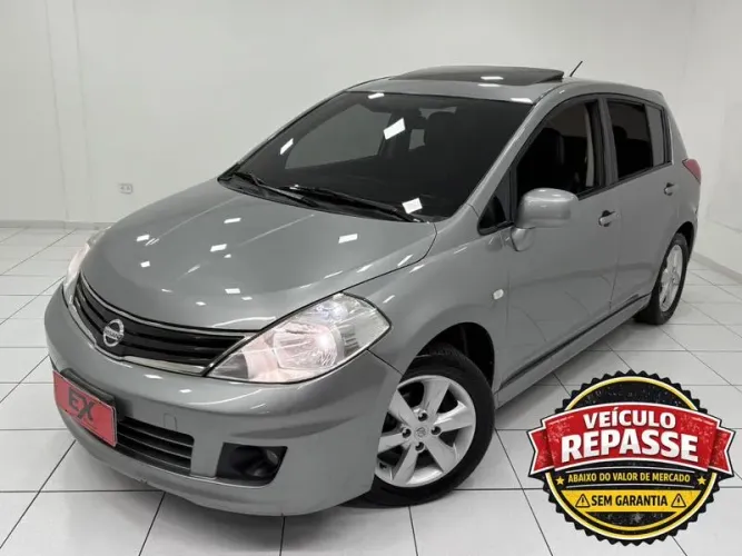 Nissan Tiida SL 1.8/1.8 Flex 16V Mec. 2012