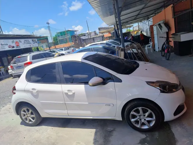 Peugeot 208 Active Pack 1.2 Flex 12V 5P Mec. 2017