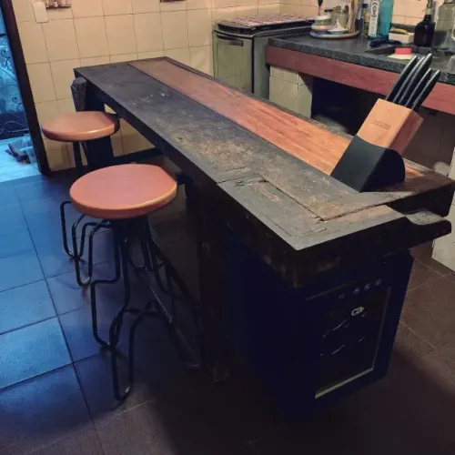 Mesa de Marceneiro original em madeira maciça com torno
