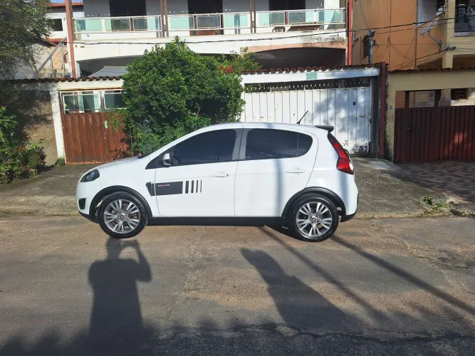 Fiat Palio Sporting 1.6 Flex 16V 5P 2014