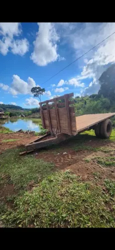 Carretão com chassi de caminhão 