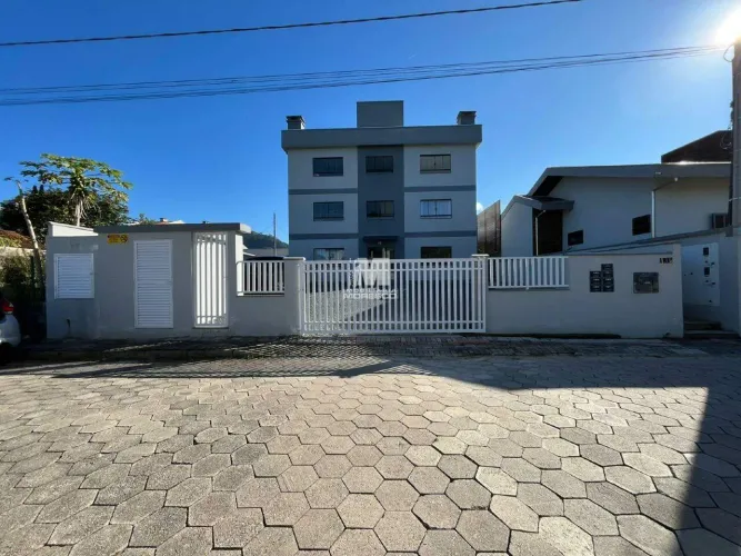 Apartamento semimobiliado no bairro Lageado Baixo em Guabiruba!