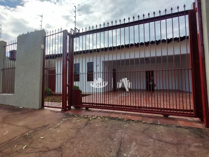 Casa com 3 quartos à venda, 166 m² por R$ 450.000 - Leonor - Zona Leste de Londrina/PR
