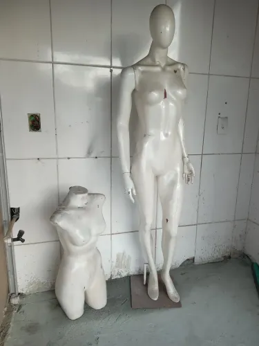 2 Manequins