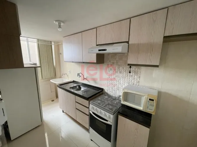 [Venda]  Apartamento  Zona 07, Maringá/PR  Mobiliado e com ótima localização, próximo à UE