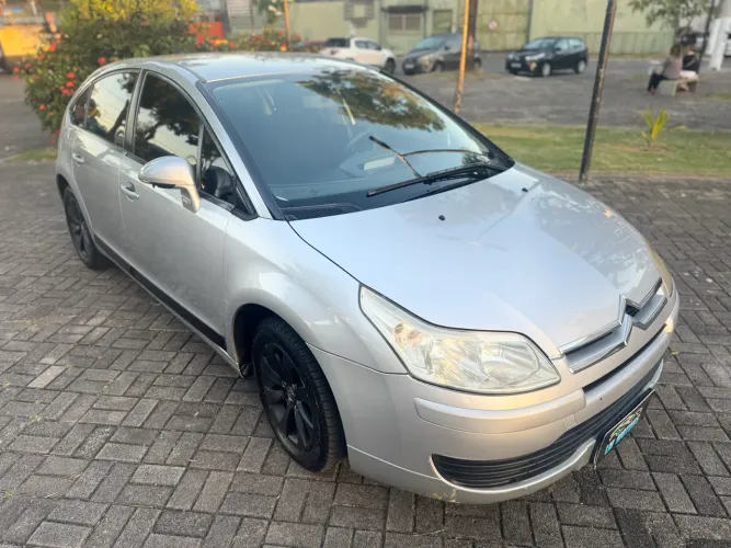 Citroen C4 GLX 2.0 Flex 16V 5P Mec. 2010