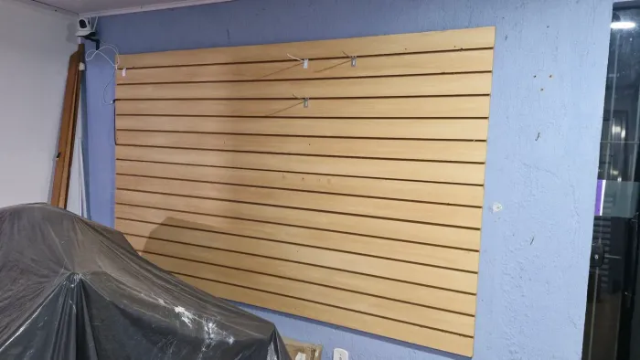 Painel canaletado