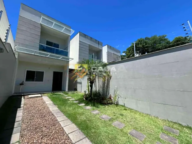AV-Lindíssima casa duplex 3 quartos com 2 suítes em Manguinhos