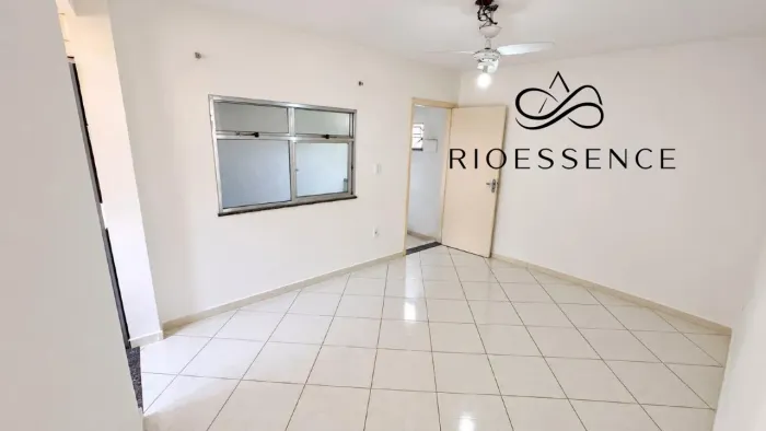 Casa de Vila para Aluguel em Botafogo - 2 Quartos | R$4.000,00 com Taxas Inclusas.