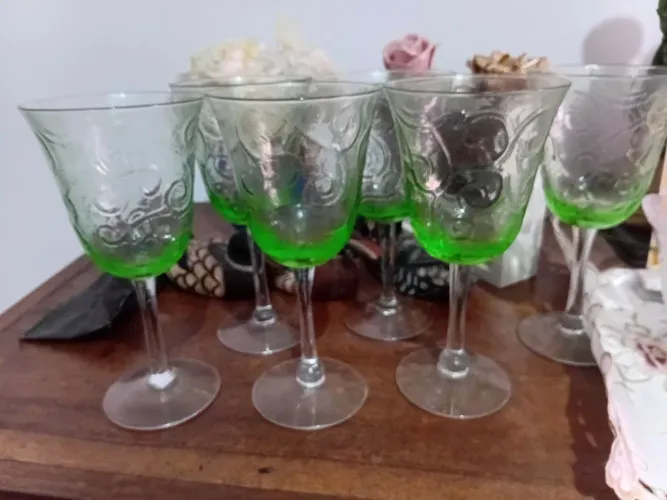 Conjunto de taças de cristal verde importado 6 taças 