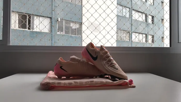 Chuteira Nike Phantom GX2 Elite Campo