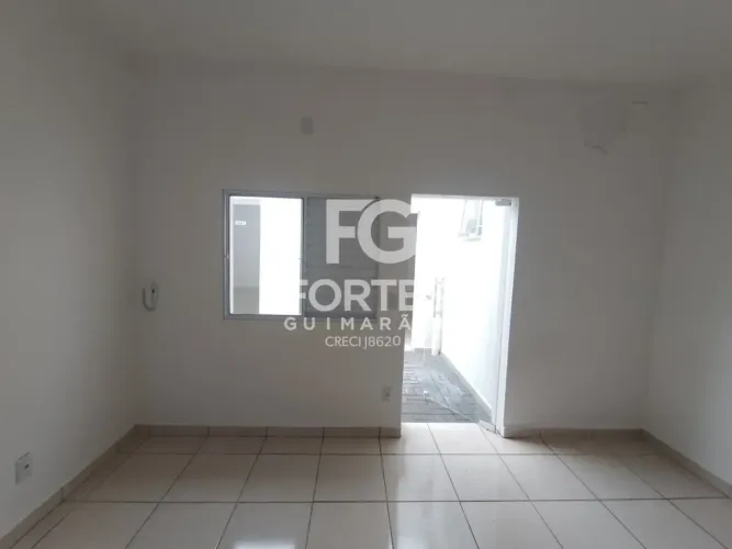 Sala Comercial com 20 m² de área construída no Bairro Jardim Irajá!