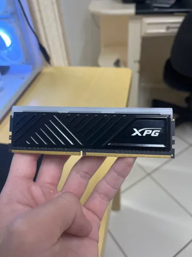 MEMÓRIA RAM 8GB DDR4 3200MHZ RGB NOVA USADA DUAS VEZES