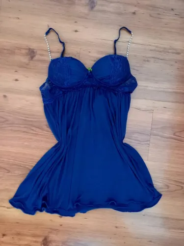 Camisola de renda roxa com alça em strass - tamanho único