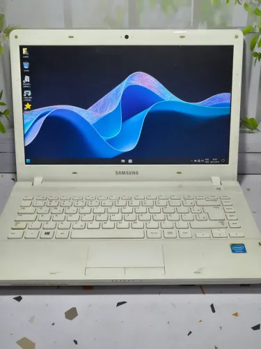 Notebook Samsung branco impecável 