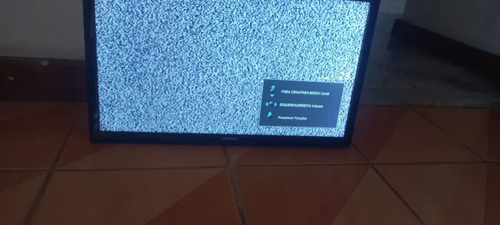 TV Samsung 24" LED com Conversor Digital (Serve como Monitor - HDMI)