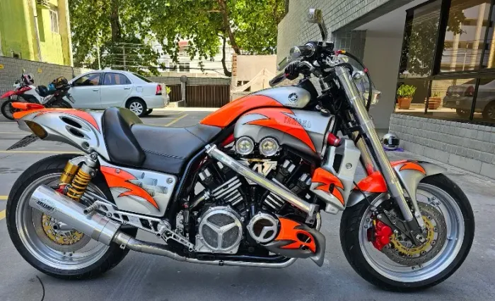 YAMAHA VMAX 1200 /1998  CUSTOMIZADA