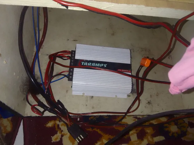 Vendo taramps 800 4 canal em perfeito estado valor 250.00