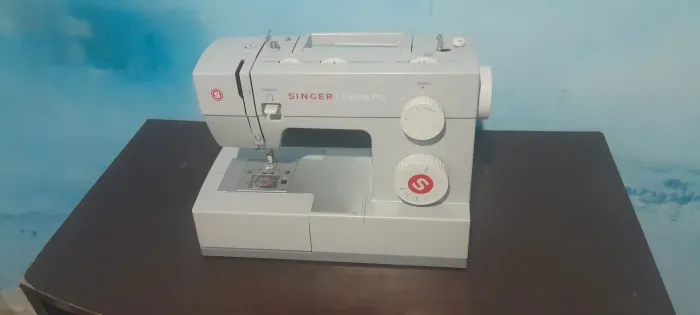 Máquina de costura singer Facilita Pro 