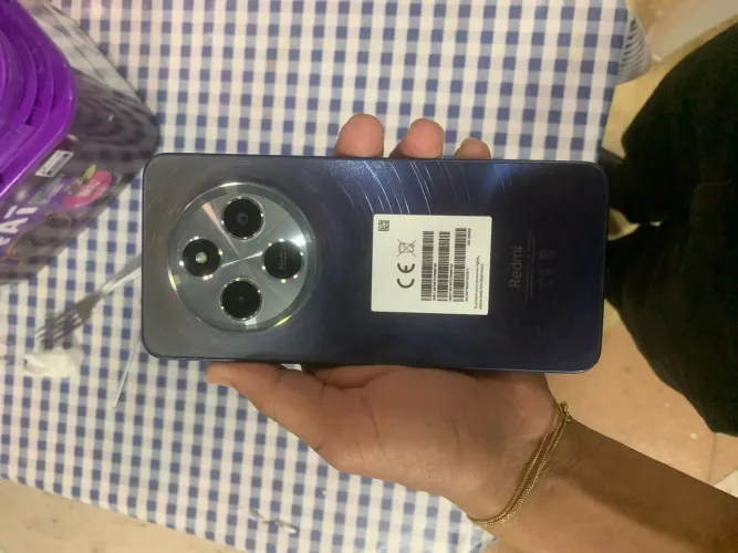 Redimi 14 semi usado.