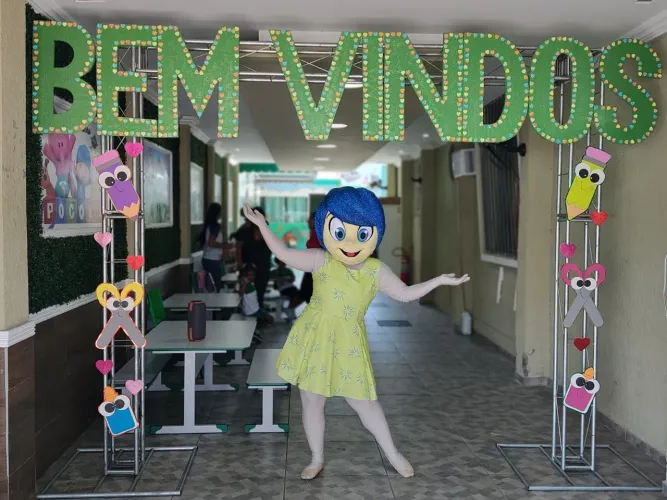 Personagem vivo ALEGRIA Divertidamente