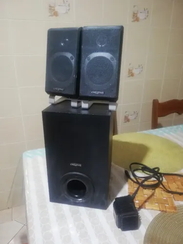 Caixa de Som para PC com SUBWOOFER CREATIVE