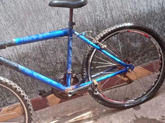 Vendo bake aro 26 120 reais o pneu tá macho só emcher