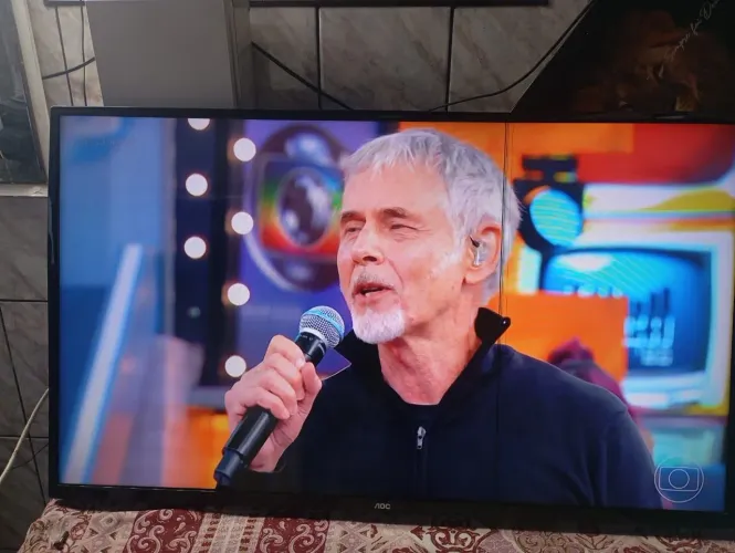 Tv De Led AOC 42 polegadas LEIA O ANÚNCIO)