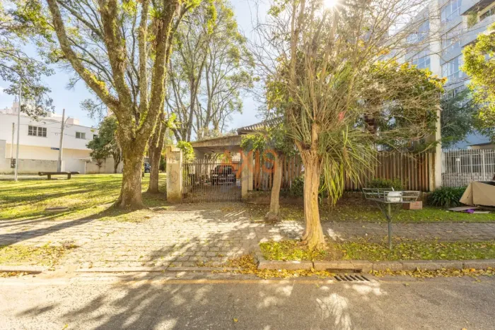 Terreno ZR4 de 360m² à Venda na Rua Francisco de Paula Guimarães | Ahú Curitiba
