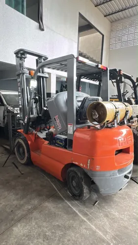Empilhadeira Heli - 2.500kg