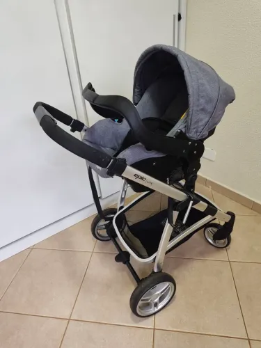 Vendo Carrinho de Bebê (3 em 1)