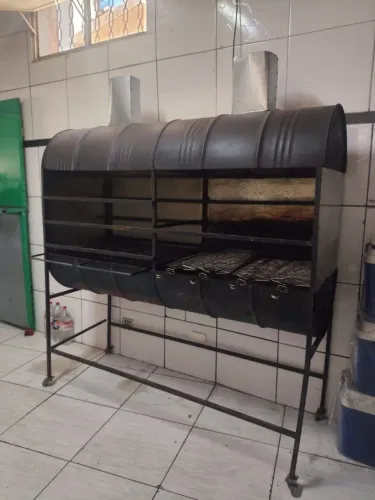 CHURRASQUEIRA TAMBOR GRANDE - COM GRELHAS E CARRINHO