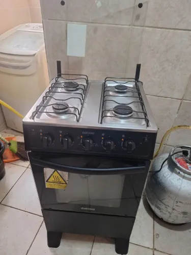 Fogão Itatiaia preto 4 bocas