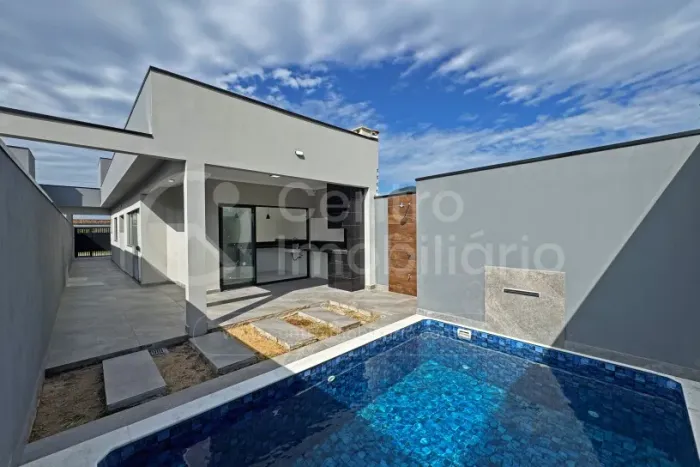 CASA à venda com piscina e 2 quartos em Peruíbe, no bairro Parque D Aville