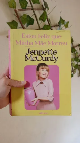 Estou feliz que minha mãe morreu 