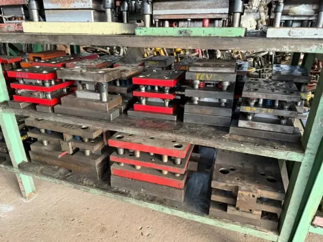 Bases de Estampo, Porta-Estampos e Ferramentas Industriais