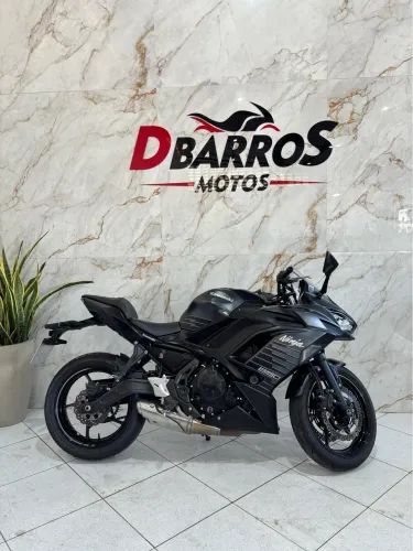 KAWASAKI NINJA 650 2025