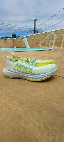 Tênis Hoka Carbono X 3