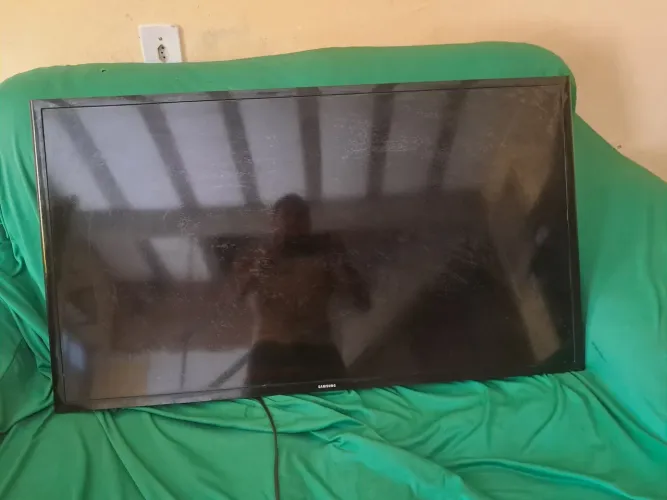 TV smart Samsung quebrou modelo UN40J500AG