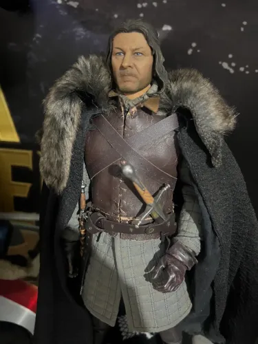 Eddard Stark Game Of Thrones Threezero Escala 1/6