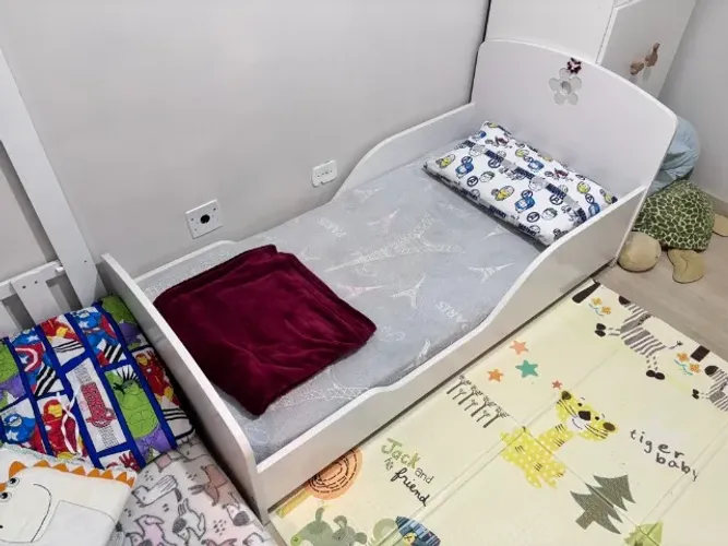 Mini cama infantil Montessoriana