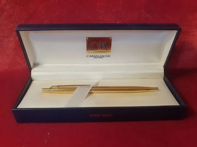Caneta Caran D'ache Madison Gold Plated