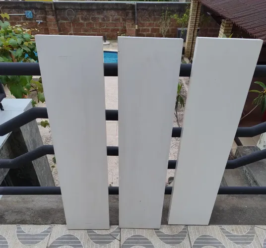 Prateleiras de MDF branco