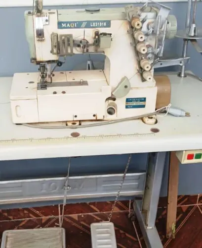 Vende-se essa máquina Galoneira em perfeito estado 